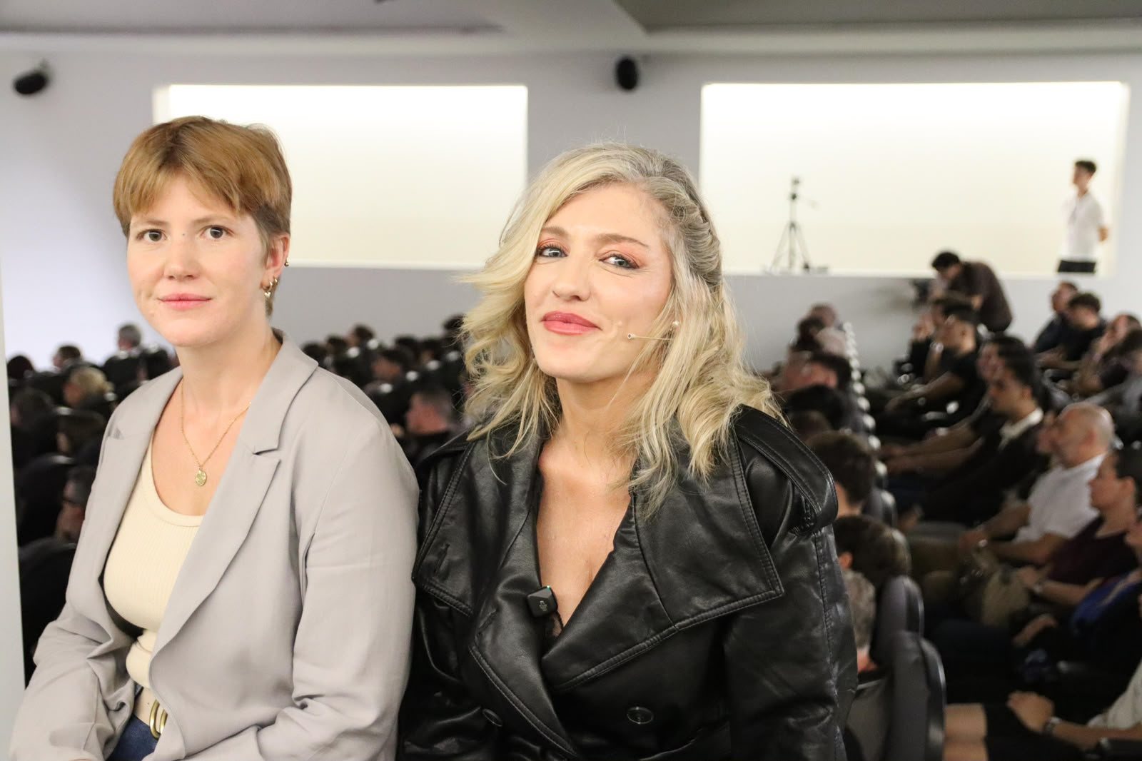 Thaís Armengol con Paula García, presidenta de CriminologyFair, en el COSPRICAT 2026