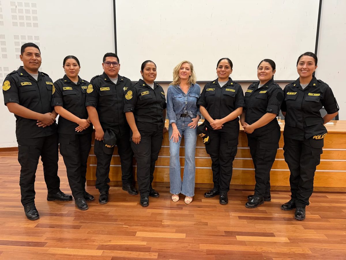 Sesión de formación policial en Perú — Thaís Armengol, analista criminal y periodista freelance