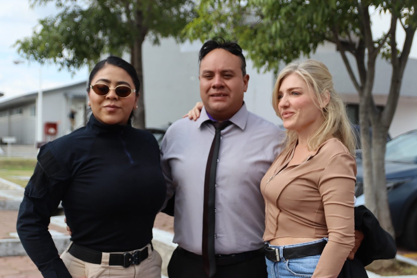 Thaís Armengol con dos asistentes a la ponencia en la UCIPS